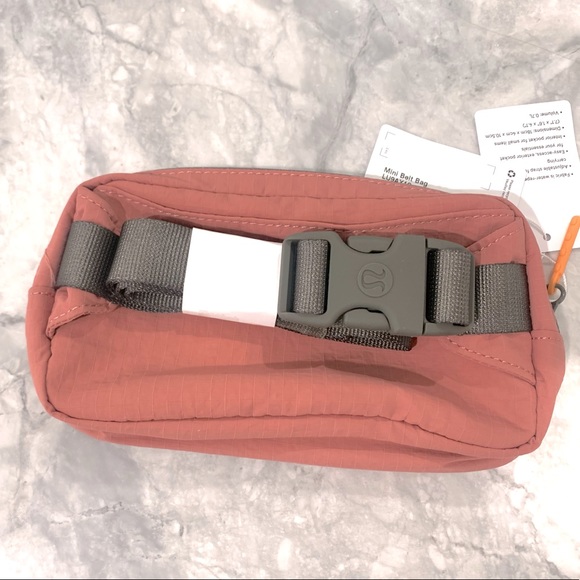 NWT Lululemon Mini belt bag - Picture 4 of 6